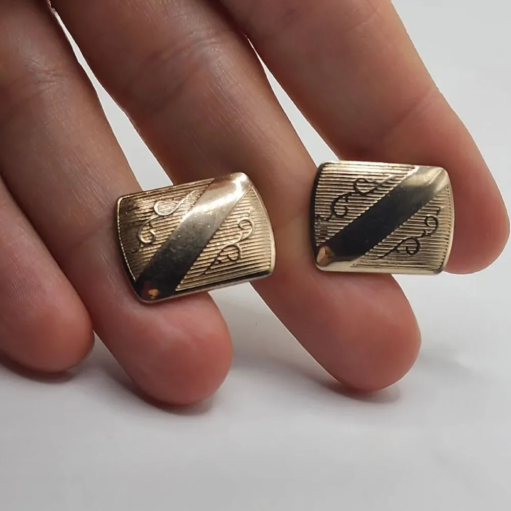 Vintage Cufflinks Light Gold Tone Horizontal Grooves Scrolls Romantic Dapper